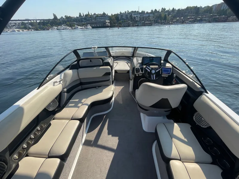 Slide: The Image of Malibu Wakesetter 23 LSV 2015 - 10