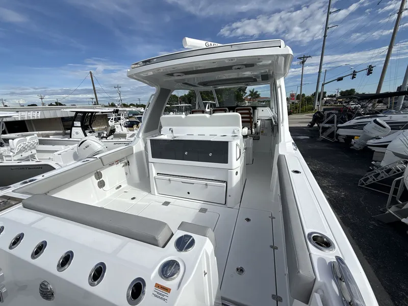 Slide: The Image of Everglades 367 CX 2026 - 19