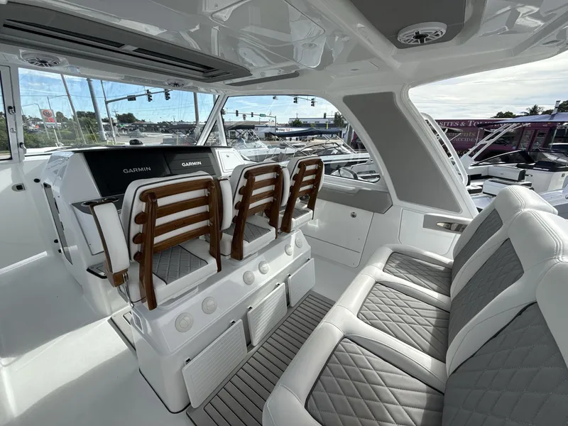 Slide: The Image of Everglades 367 CX 2026 - 25