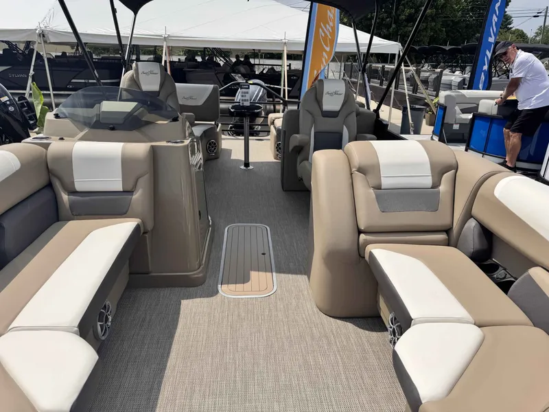 Slide: The Image of SunChaser Eclipse 23 LR DH 2026 - 10