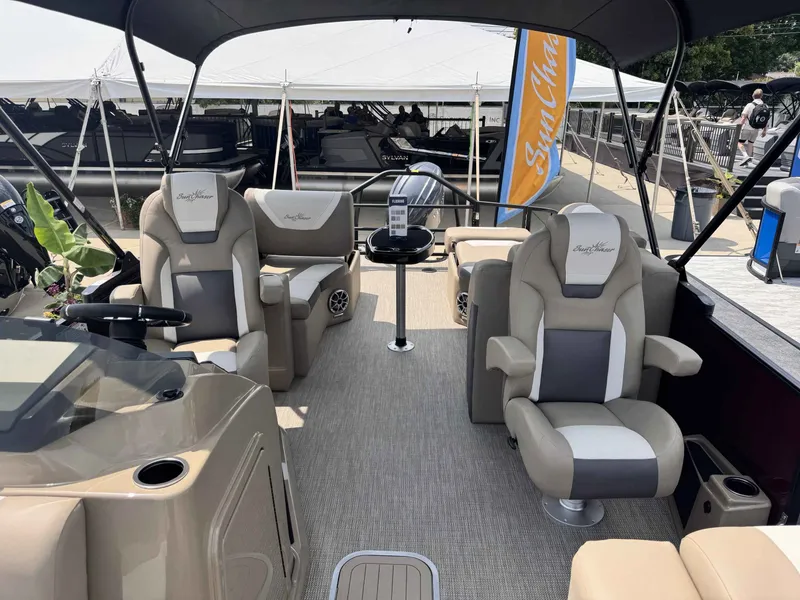 Slide: The Image of SunChaser Eclipse 23 LR DH 2026 - 13