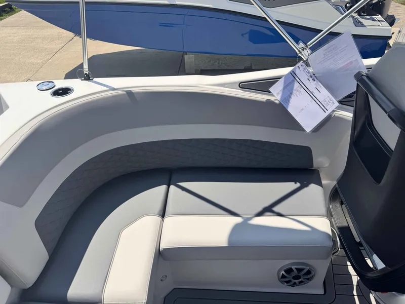 Slide: The Image of Starcraft SVX 230 OB 2026 - 15