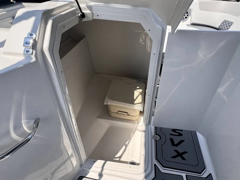 Slide: The Image of Starcraft SVX 230 OB 2026 - 8