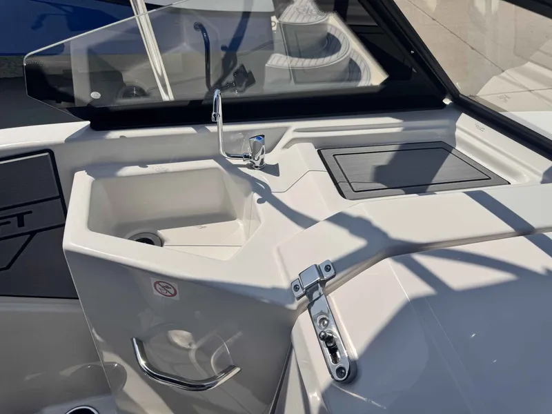 Slide: The Image of Starcraft SVX 230 OB 2026 - 9