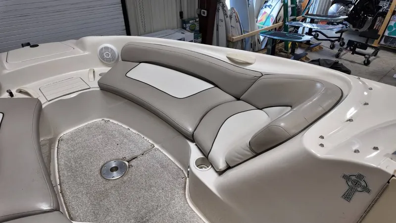 Slide: The Image of Sea Ray 240 Sundeck 2004 - 23