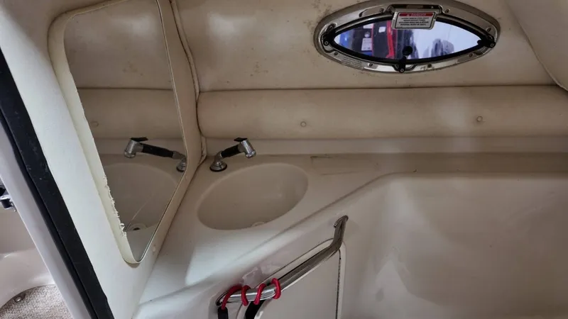 Slide: The Image of Sea Ray 240 Sundeck 2004 - 39