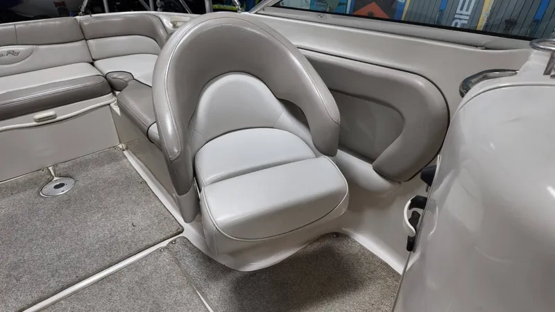 Slide: The Image of Sea Ray 240 Sundeck 2004 - 40