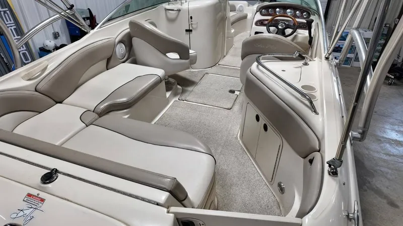 Slide: The Image of Sea Ray 240 Sundeck 2004 - 41
