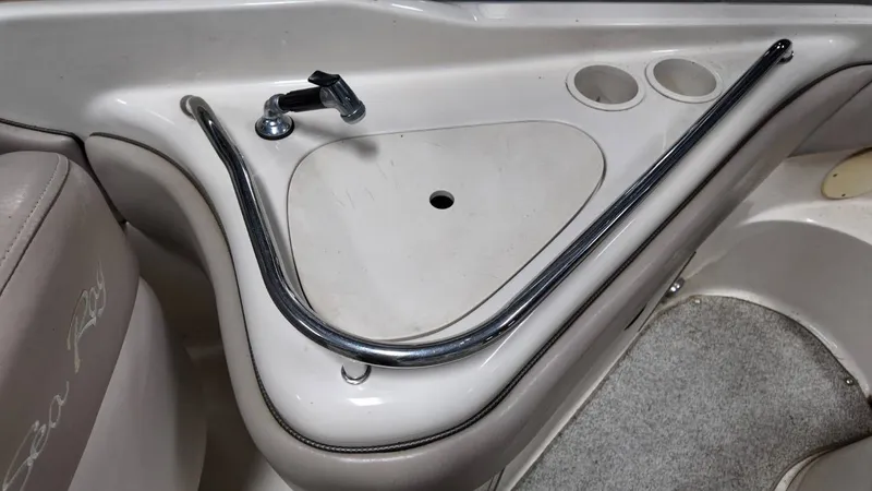 Slide: The Image of Sea Ray 240 Sundeck 2004 - 42