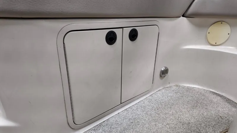 Slide: The Image of Sea Ray 240 Sundeck 2004 - 45