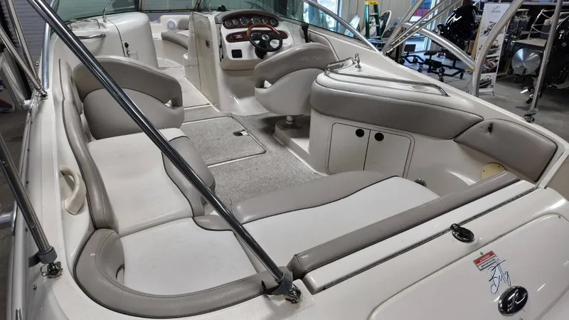 Slide: The Image of Sea Ray 240 Sundeck 2004 - 49