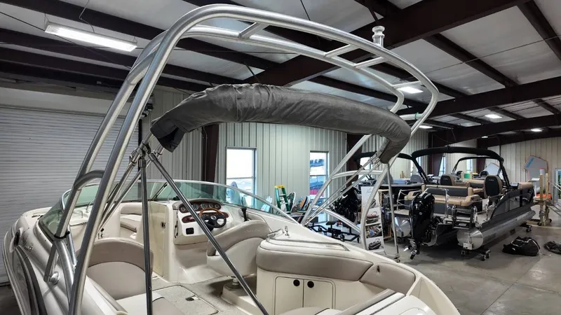 Slide: The Image of Sea Ray 240 Sundeck 2004 - 51