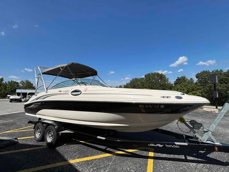 Slide: The Image of Sea Ray 240 Sundeck 2004 - 6