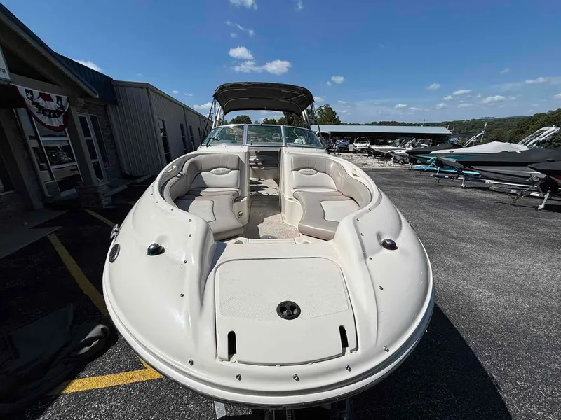 Slide: The Image of Sea Ray 240 Sundeck 2004 - 7