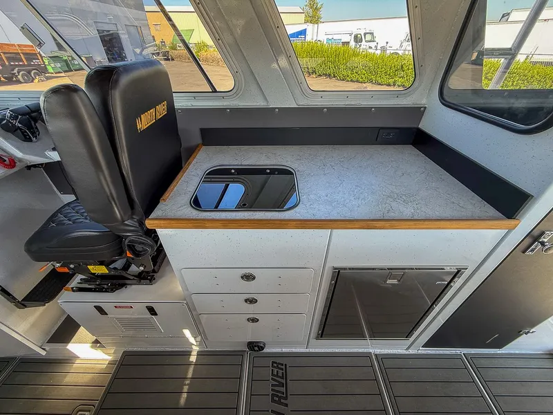 Slide: The Image of North River 3400 EXL Endurance 2026 - 16