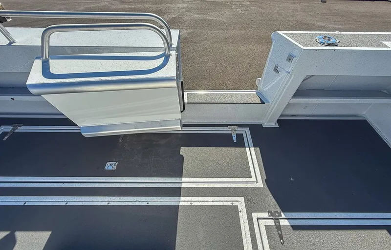 Slide: The Image of North River 3400 EXL Endurance 2026 - 24