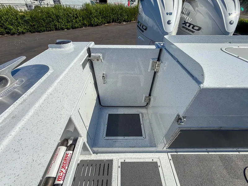 Slide: The Image of North River 3400 EXL Endurance 2026 - 26