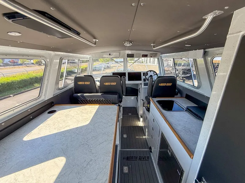 Slide: The Image of North River 3400 EXL Endurance 2026 - 9