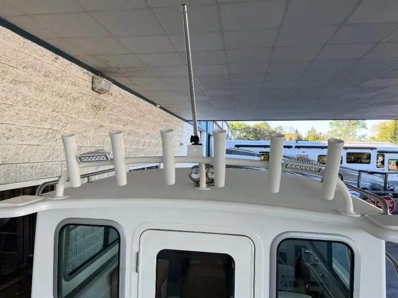 Slide: The Image of Parker Marine 2420 SC - 247 Explorer 2026 - 16