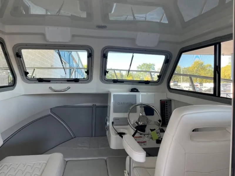 Slide: The Image of Parker Marine 2420 SC - 247 Explorer 2026 - 17