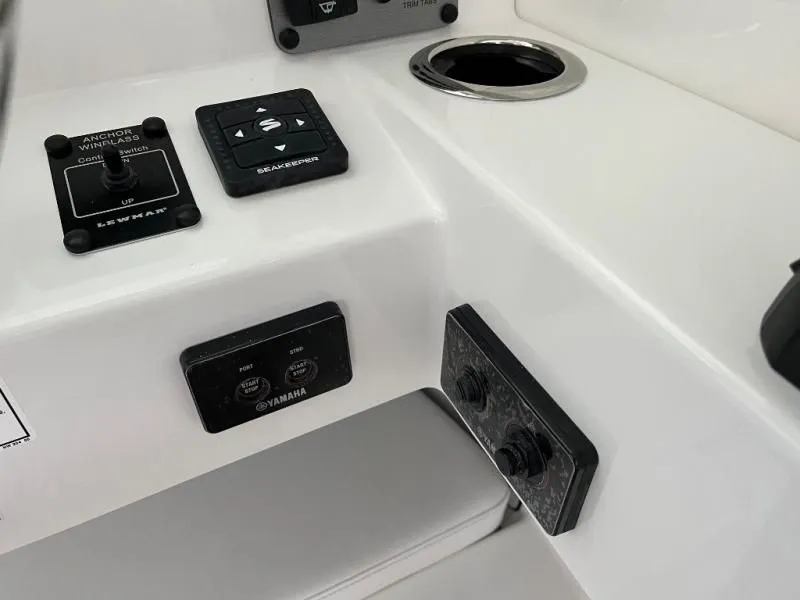 Slide: The Image of Parker Marine 2420 SC - 247 Explorer 2026 - 25