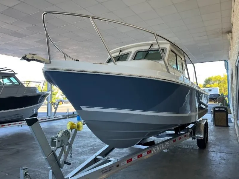 Slide: The Image of Parker Marine 2420 SC - 247 Explorer 2026 - 5