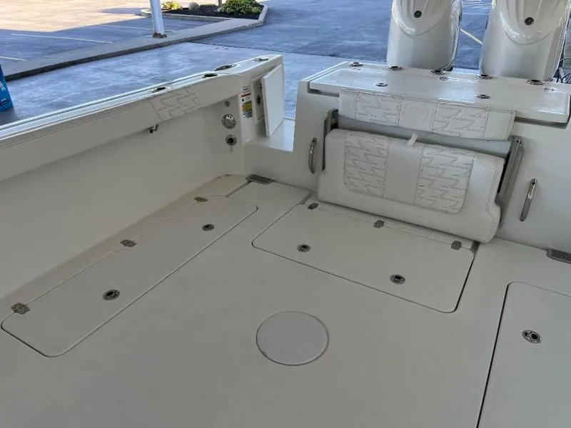 Slide: The Image of Parker Marine 2420 SC - 247 Explorer 2026 - 8