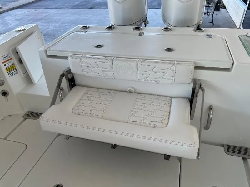 Slide: The Image of Parker Marine 2420 SC - 247 Explorer 2026 - 9