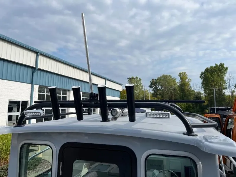 Slide: The Image of Parker Marine 2220 SC - 227 Explorer 2026 - 13