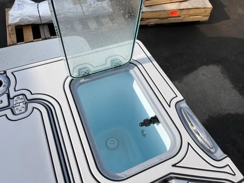 Slide: The Image of Parker Marine 2220 SC - 227 Explorer 2026 - 16