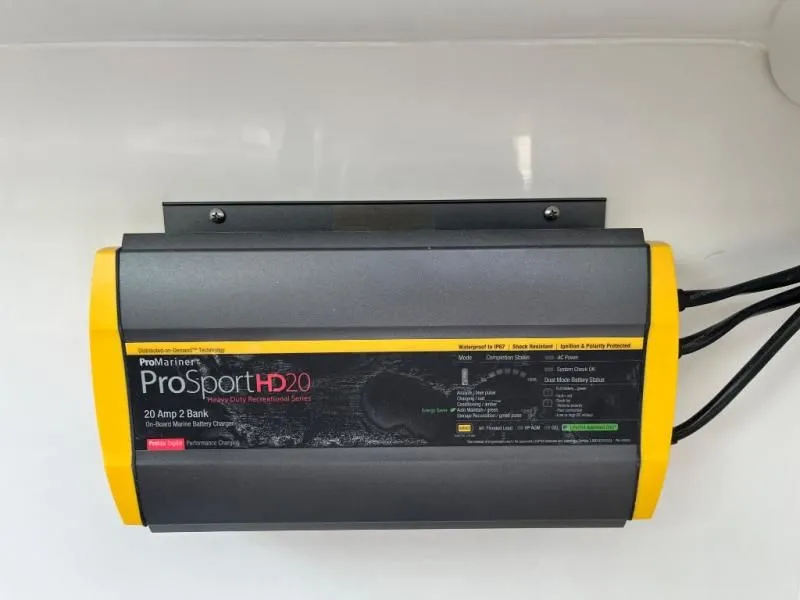 Slide: The Image of Parker Marine 2220 SC - 227 Explorer 2026 - 24