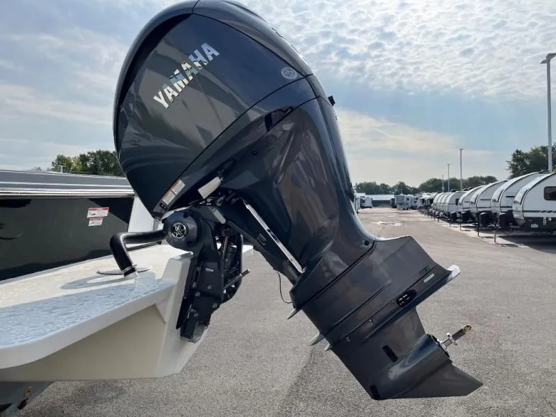 Slide: The Image of Parker Marine 2220 SC - 227 Explorer 2026 - 6