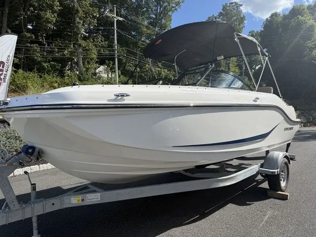 Slide: The Image of Bayliner D20 2026 - 12