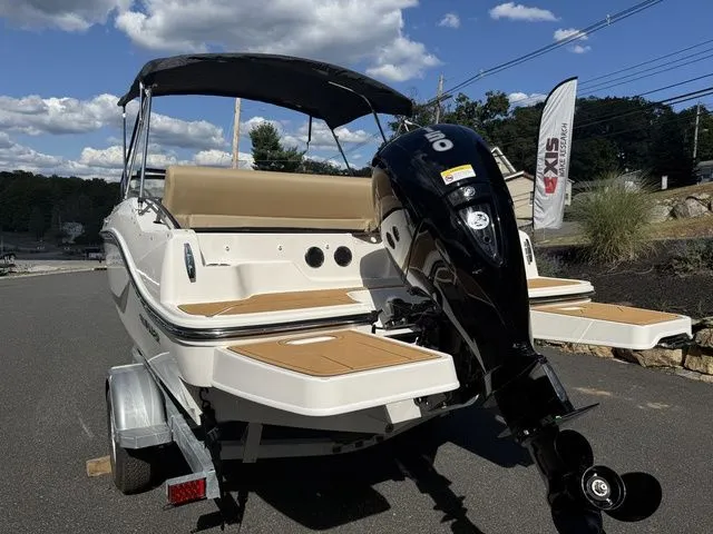 Slide: The Image of Bayliner D20 2026 - 14