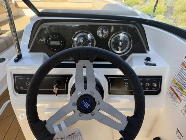 Slide: The Image of Bayliner D20 2026 - 4