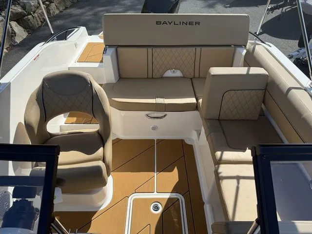 Slide: The Image of Bayliner D20 2026 - 5