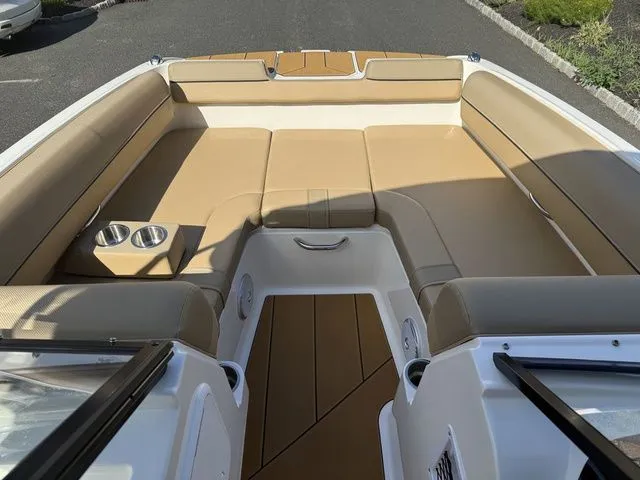 Slide: The Image of Bayliner D20 2026 - 6