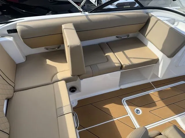 Slide: The Image of Bayliner D20 2026 - 8