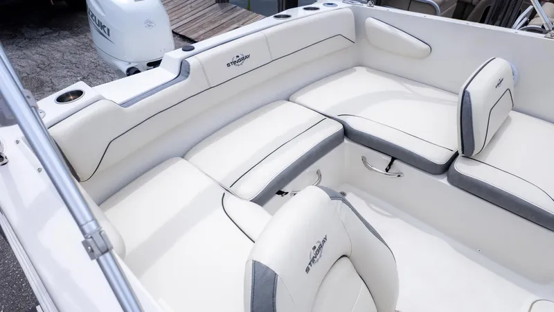 Slide: The Image of Stingray 172 SC 2023 - 5