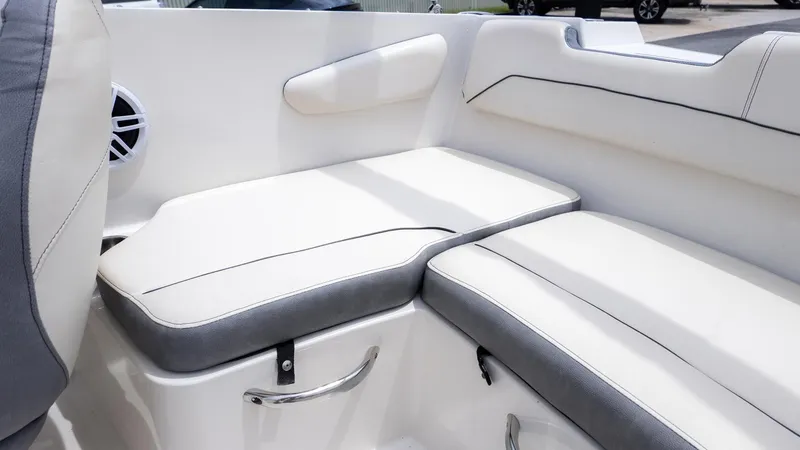 Slide: The Image of Stingray 172 SC 2023 - 6