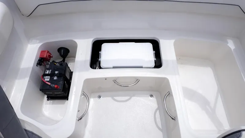 Slide: The Image of Stingray 172 SC 2023 - 7