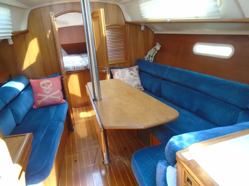 Slide: The Image of Hunter 326 2002 - 3