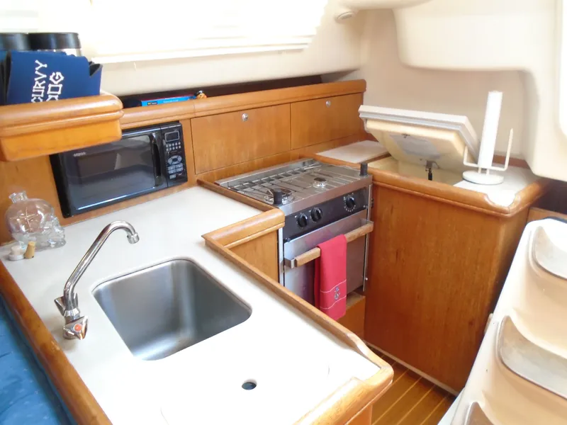 Slide: The Image of Hunter 326 2002 - 4