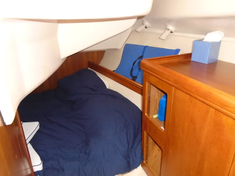 Slide: The Image of Hunter 326 2002 - 5