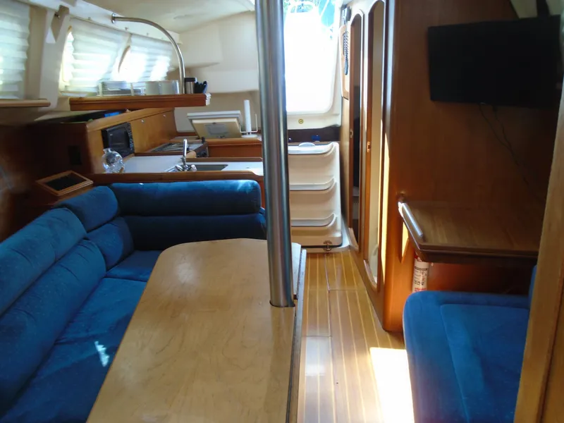 Slide: The Image of Hunter 326 2002 - 9