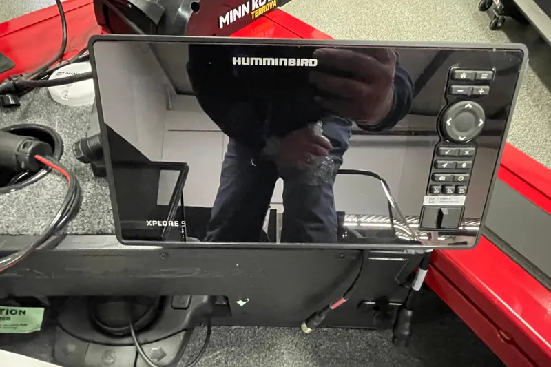 Slide: The Image of Humminbird Xplore 9 fish finder on 2026 Tracker Targa V-19 Combo boat dashboard. - 17