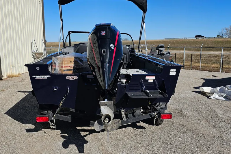 Slide: The Image of 2026 Tracker Targa V-19 Combo boat, top view, showcasing seating and layout. - 4