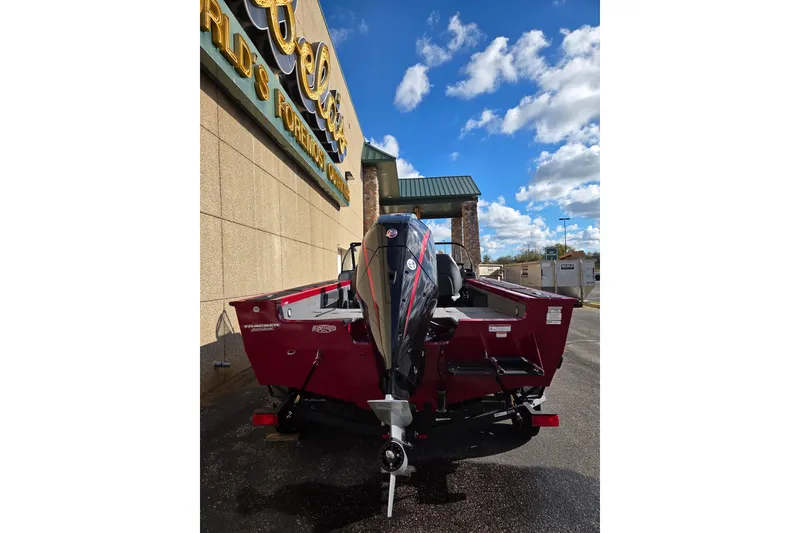 Slide: The Image of 2026 Tracker Targa V-19 Combo boat, top view, showcasing seating and layout. - 5