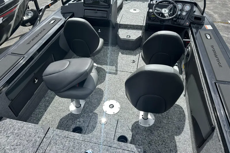 Slide: The Image of 2026 Tracker Targa V-19 Combo boat, top view, showcasing seating and layout. - 4