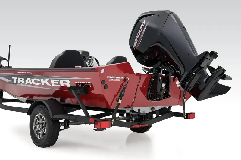 Slide: The Image of Tracker Pro Team 175 2026 - 57